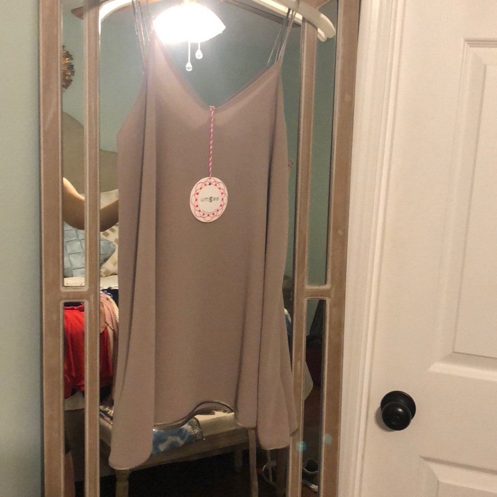 Umgee NWT Flowy Tank